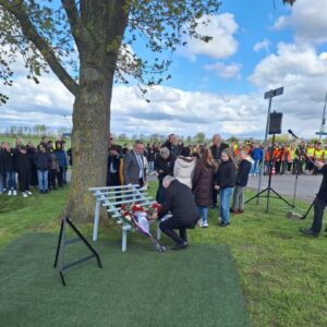 Leggen bloemstuk door Peter Klanduch